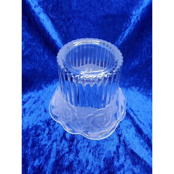 vintage 1980s frosted chrystal rose pattern potpourri/candy/candle bowl. - Picture 4 of 4